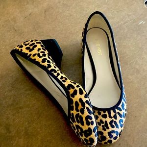 Nine West leopard print shoes. Only wore once. New-like condition. Size 10 M